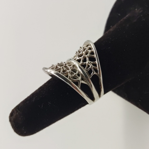 Plain Sterling Silver Ring 💎 - Picture 4 of 7